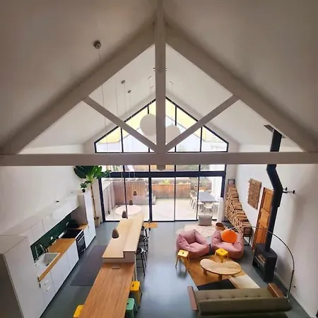 Loft Ludique Avec Piscine